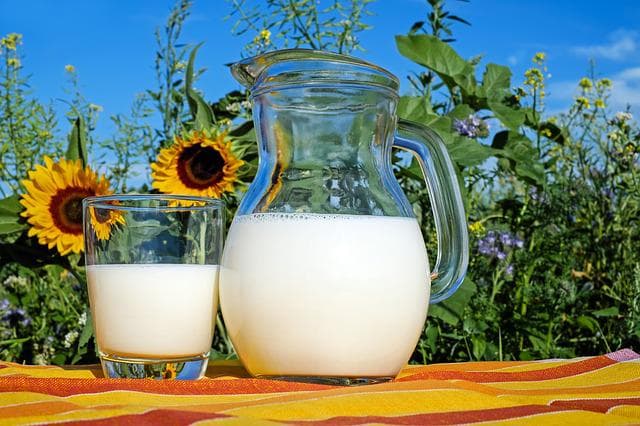 how-long-does-pasteurized-milk-last-storage-shelf-life-expiration